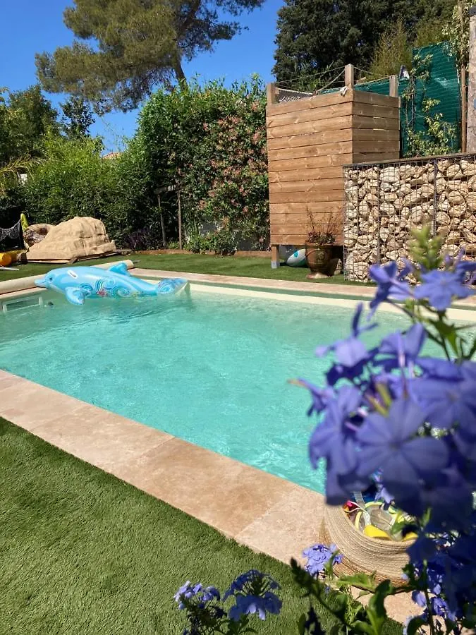 Chambre dans maison avec piscine La Garde